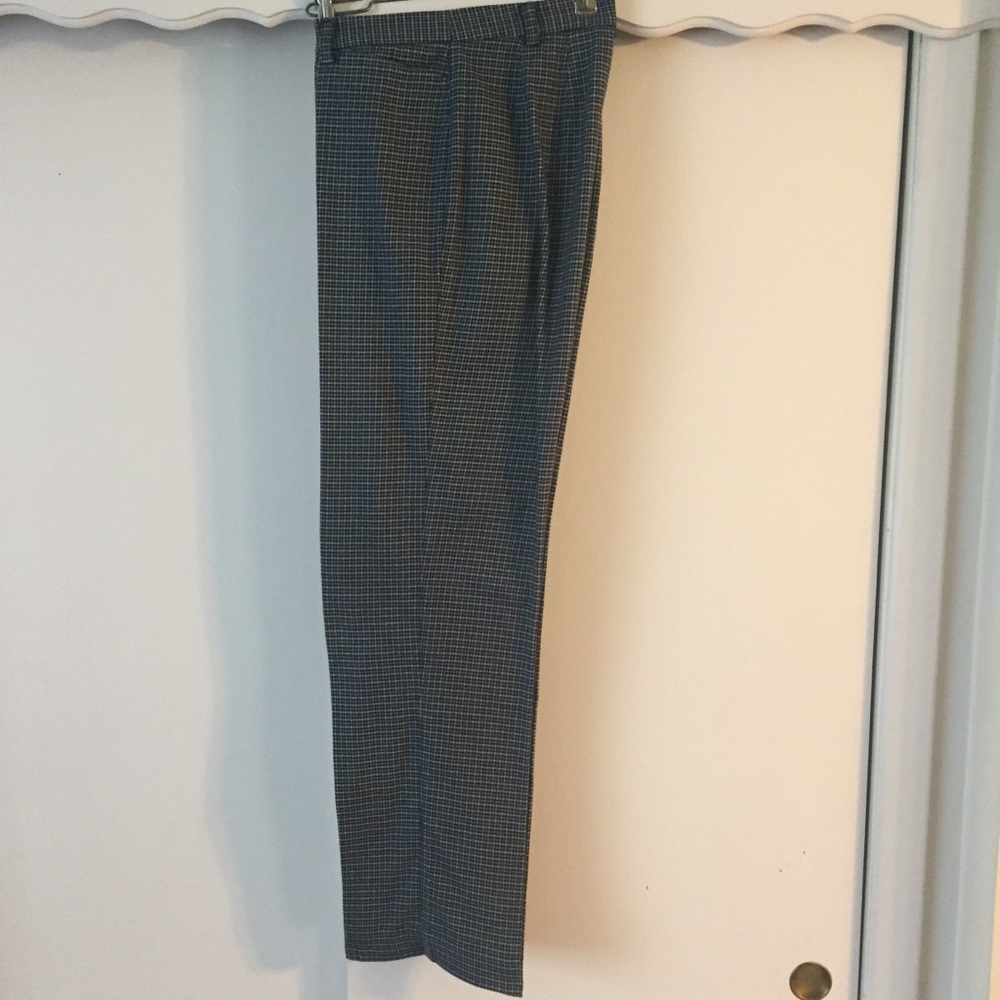 Women’s Liz Claiborne size 6 blue plaid pants